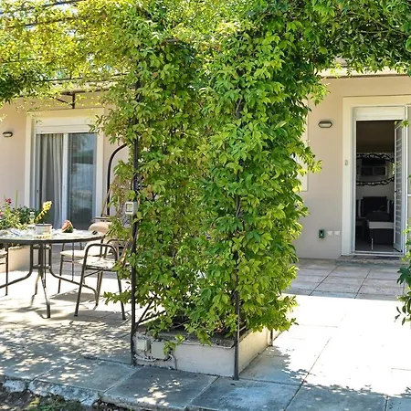 2 Bedrooms House At Corfu 500 M Away From The Beach With Lake View Enclosed Garden And Wifi Casa vacanze *